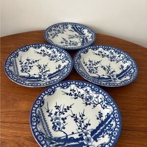 Classic Blue and White Floral Dinnerware Set